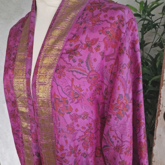 Kimono Uma återvunnen sari Nr 136