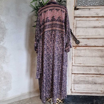 Kimono Uma återvunnen sari Nr 141
