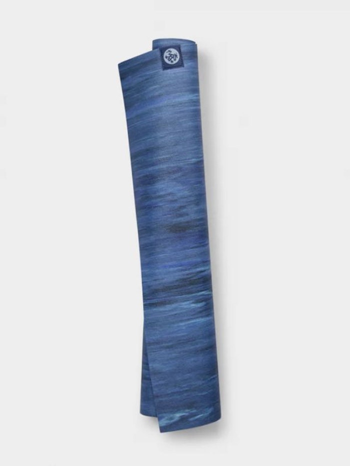 Yogamatta eKO SuperLite Travelmat 1,5 mm Blue Moon Marble - Manduka