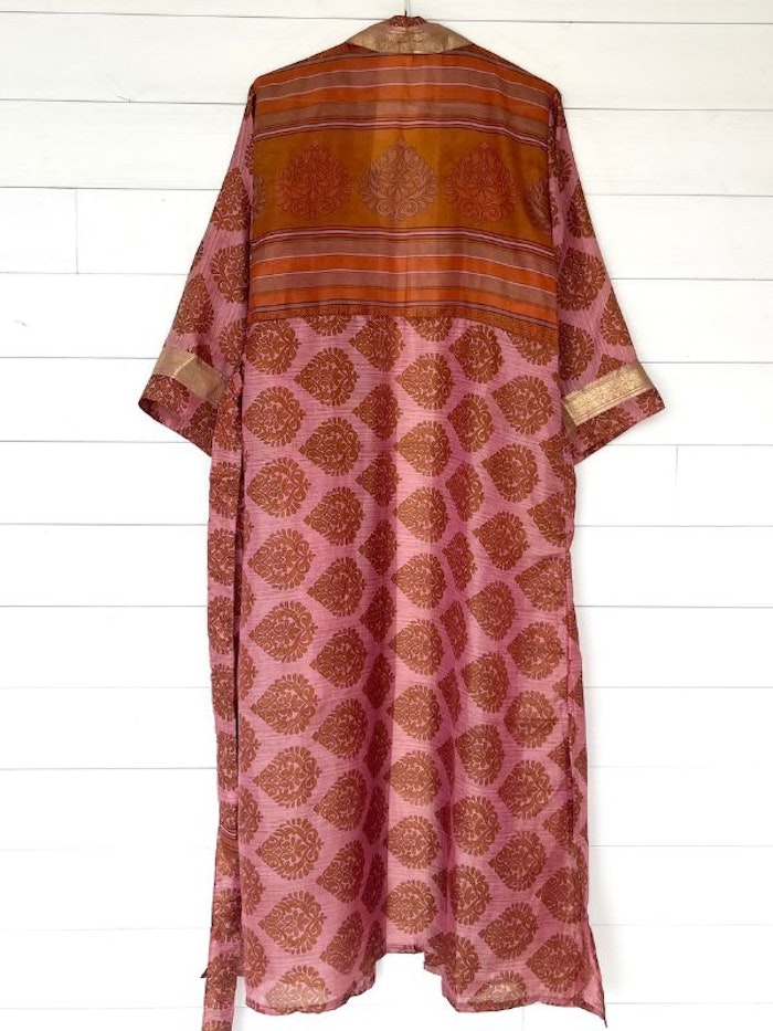 Kimono Uma återvunnen sari Nr 143