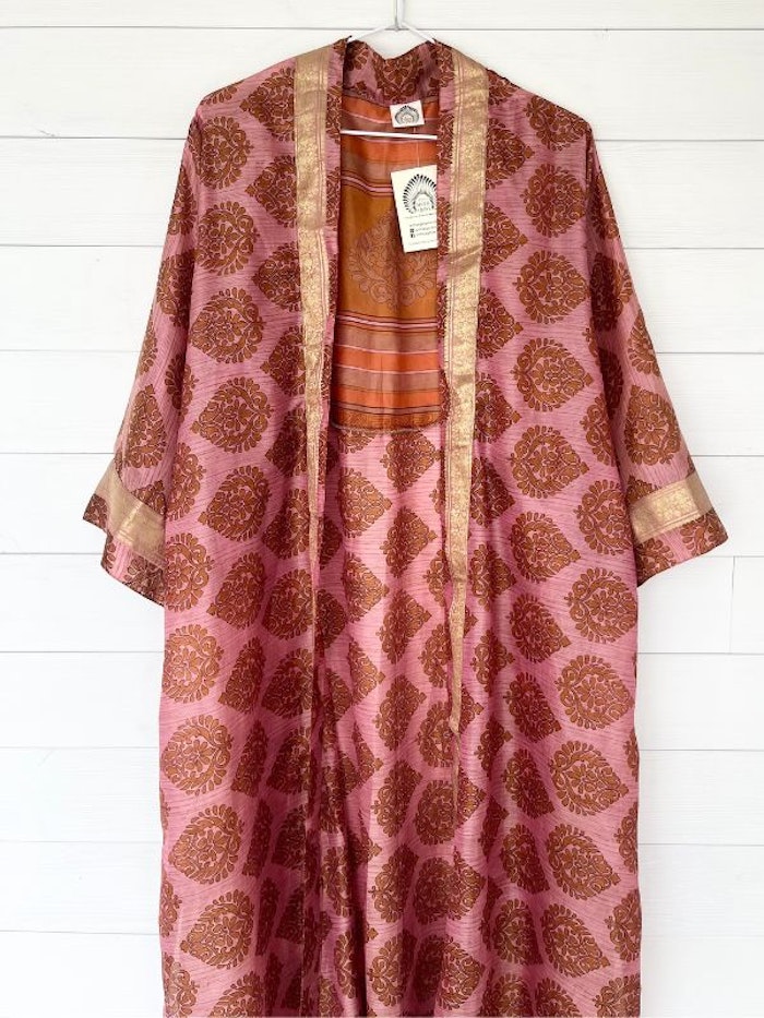 Kimono Uma återvunnen sari Nr 143