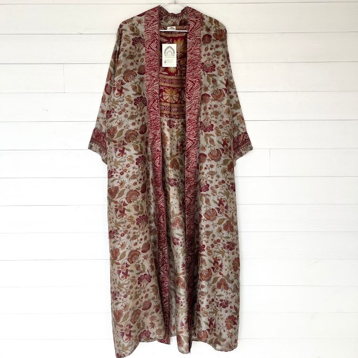 Kimono Uma återvunnen sari Nr 147