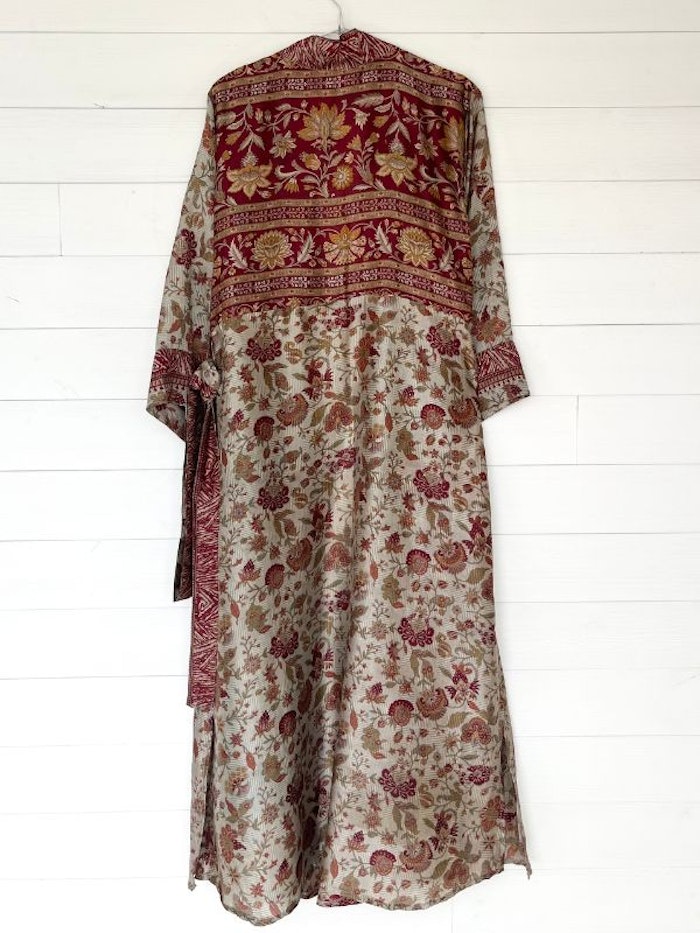 Kimono Uma återvunnen sari Nr 147