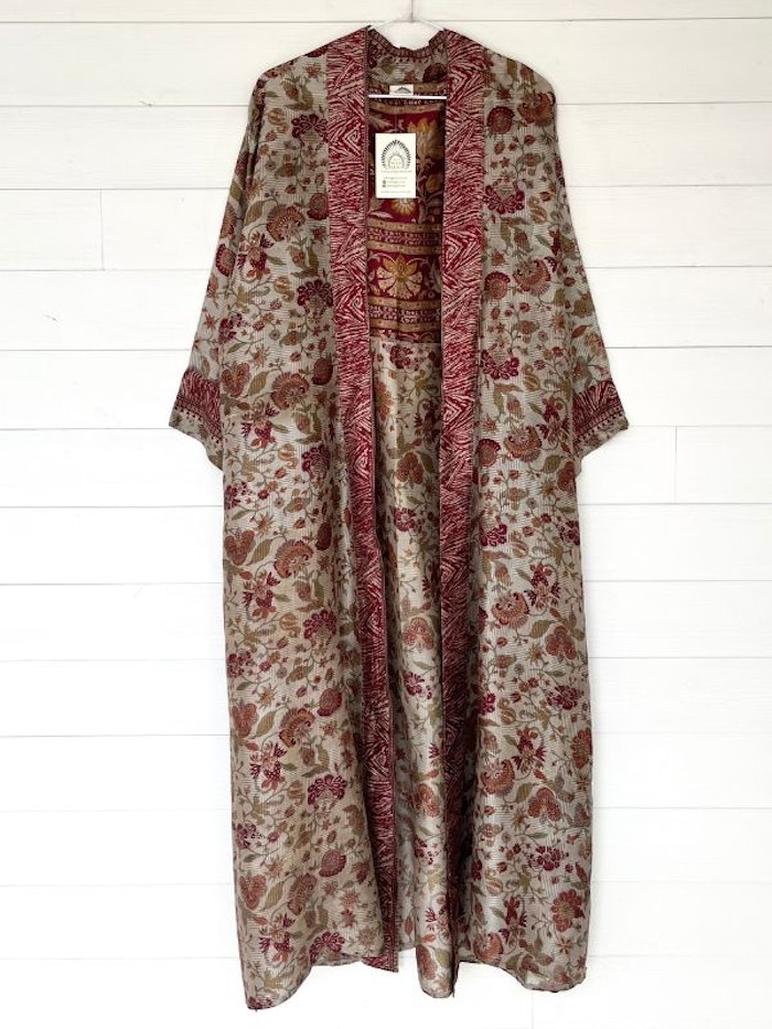 Kimono Uma återvunnen sari Nr 147