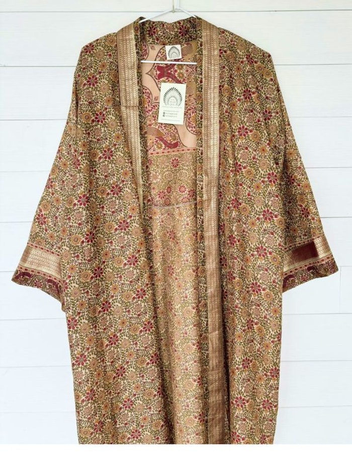 Kimono Uma återvunnen sari Nr 151