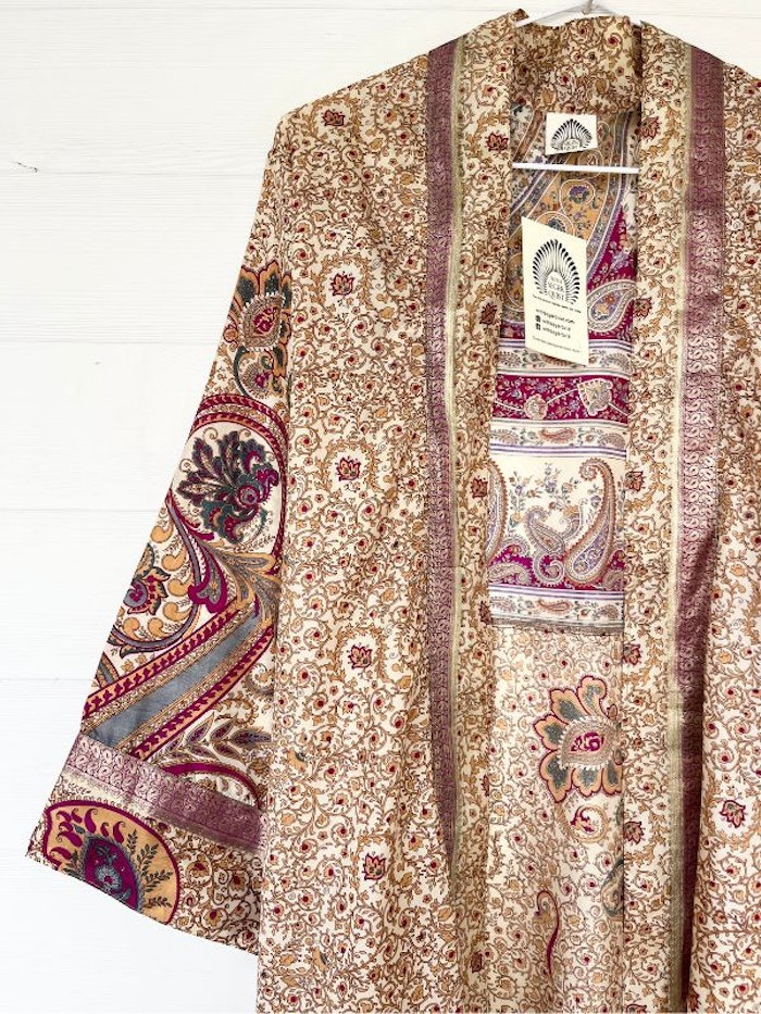 Kimono Uma återvunnen sari Nr 154
