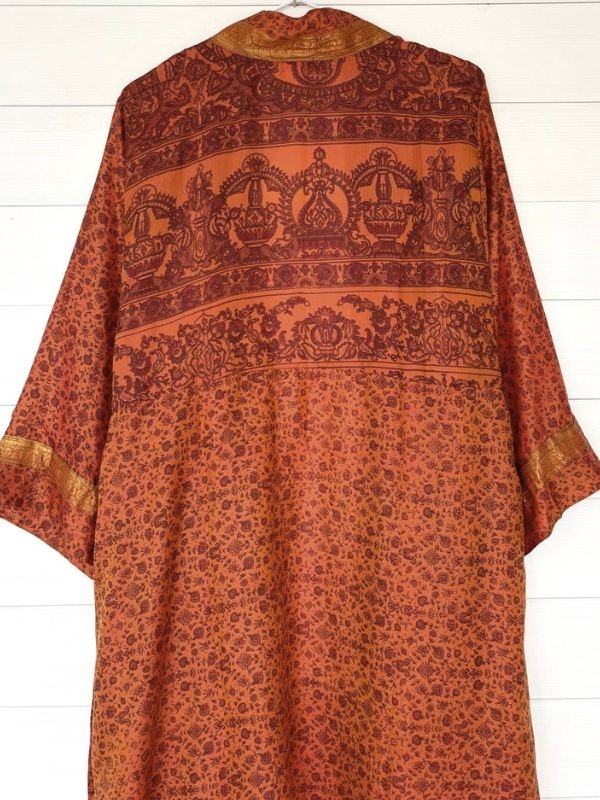 Kimono Uma återvunnen sari Nr 148