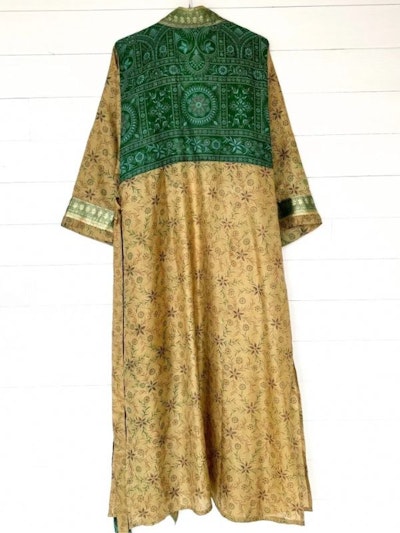 Kimono Uma återvunnen sari Nr 150