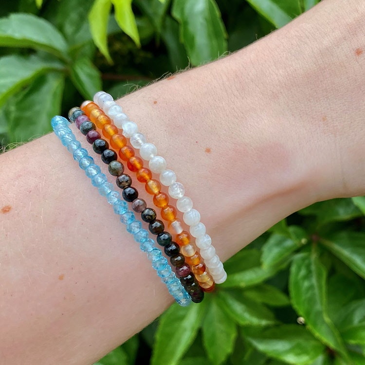 Topaz Blå (Facetterad) 4mm pärlor Armband