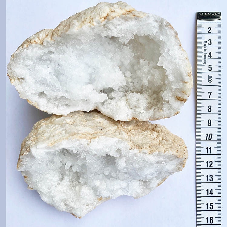 Bergkristall Geod L 10-15cm