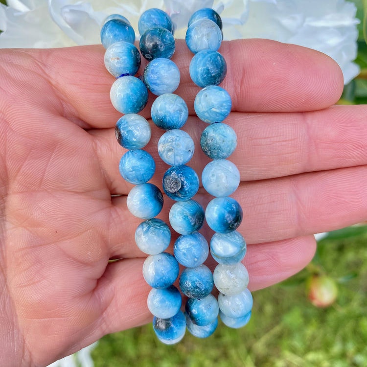 Blue Ice Nakauriit 8mm pärlor Armband