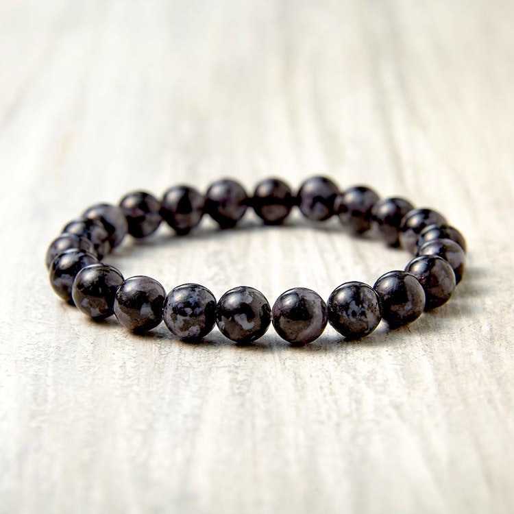 Gabbro ”Mystisk Merlinit” 8mm pärlor Armband