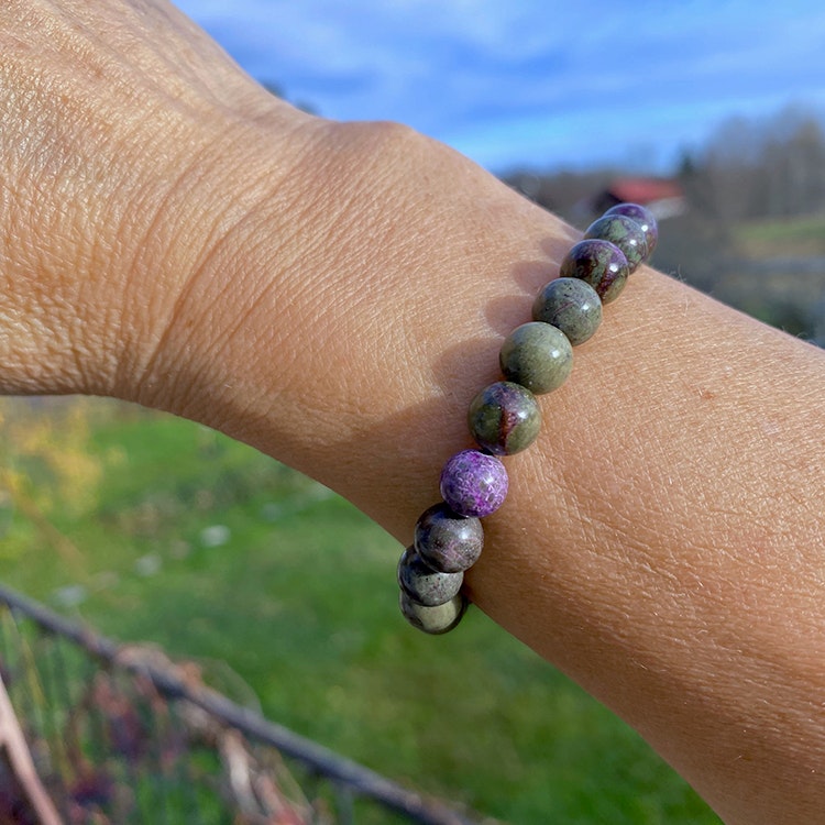 Sugilit 8mm pärlor Armband