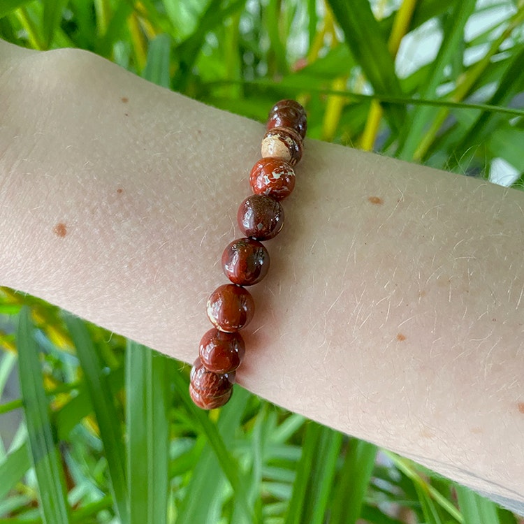 Serpentin Röd 8mm pärlor Armband