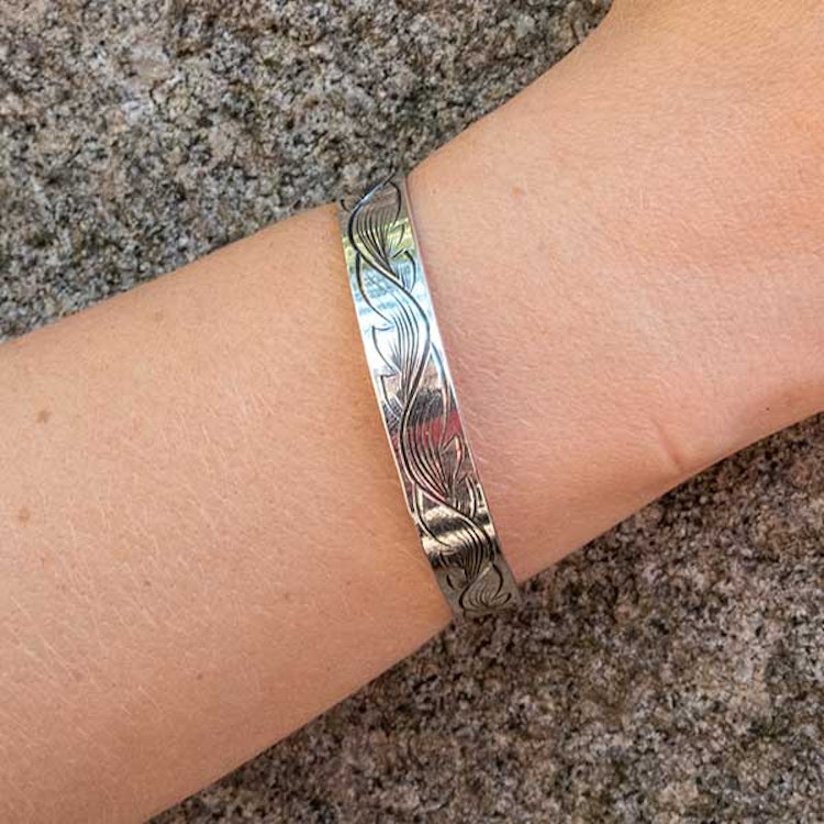 Handgraverat armband: Blad