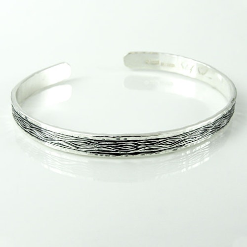 Handgraverat armband: Flowing Bark