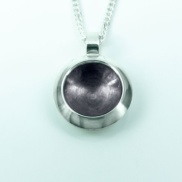 Silver pendent with oxidation - 13mm ø