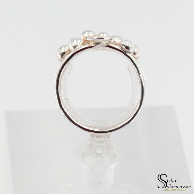 Silver ring: Oxidized