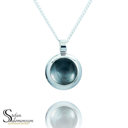 Silver hänge med oxidering - 13mm ø