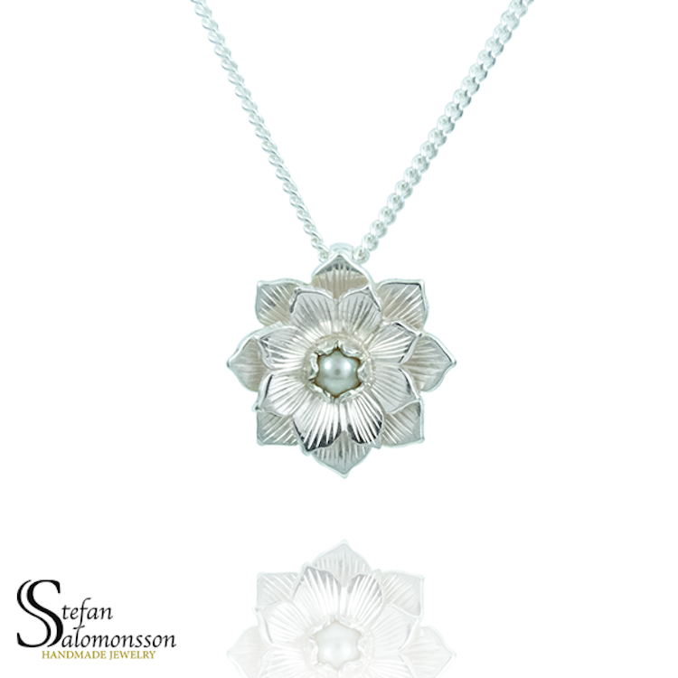 Silver lotus pendant with pearl