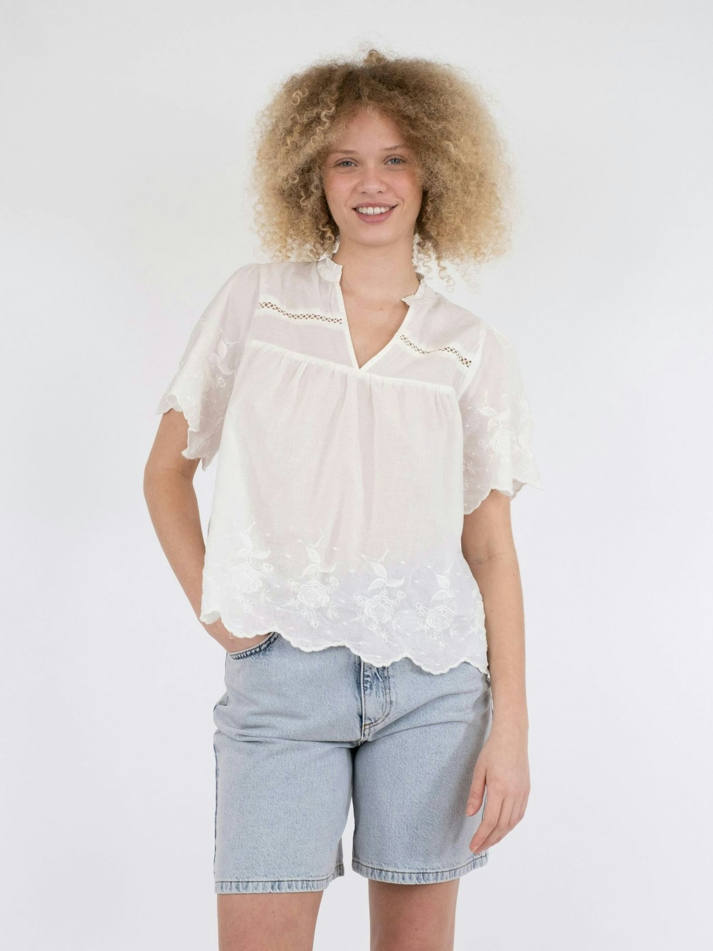 Neo Noir - Micheline Emb Blouse (Offwhite)