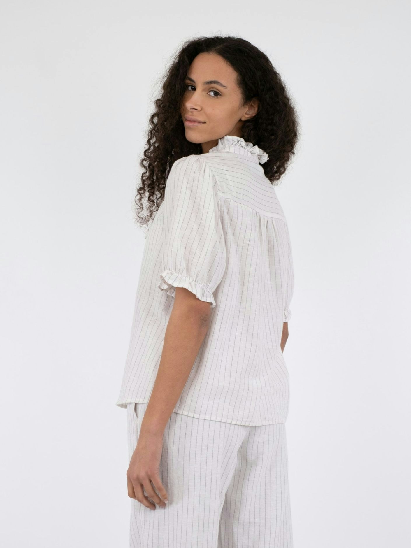 Neo Noir - Odesa Simple Stripe Blouse (Offwhite)