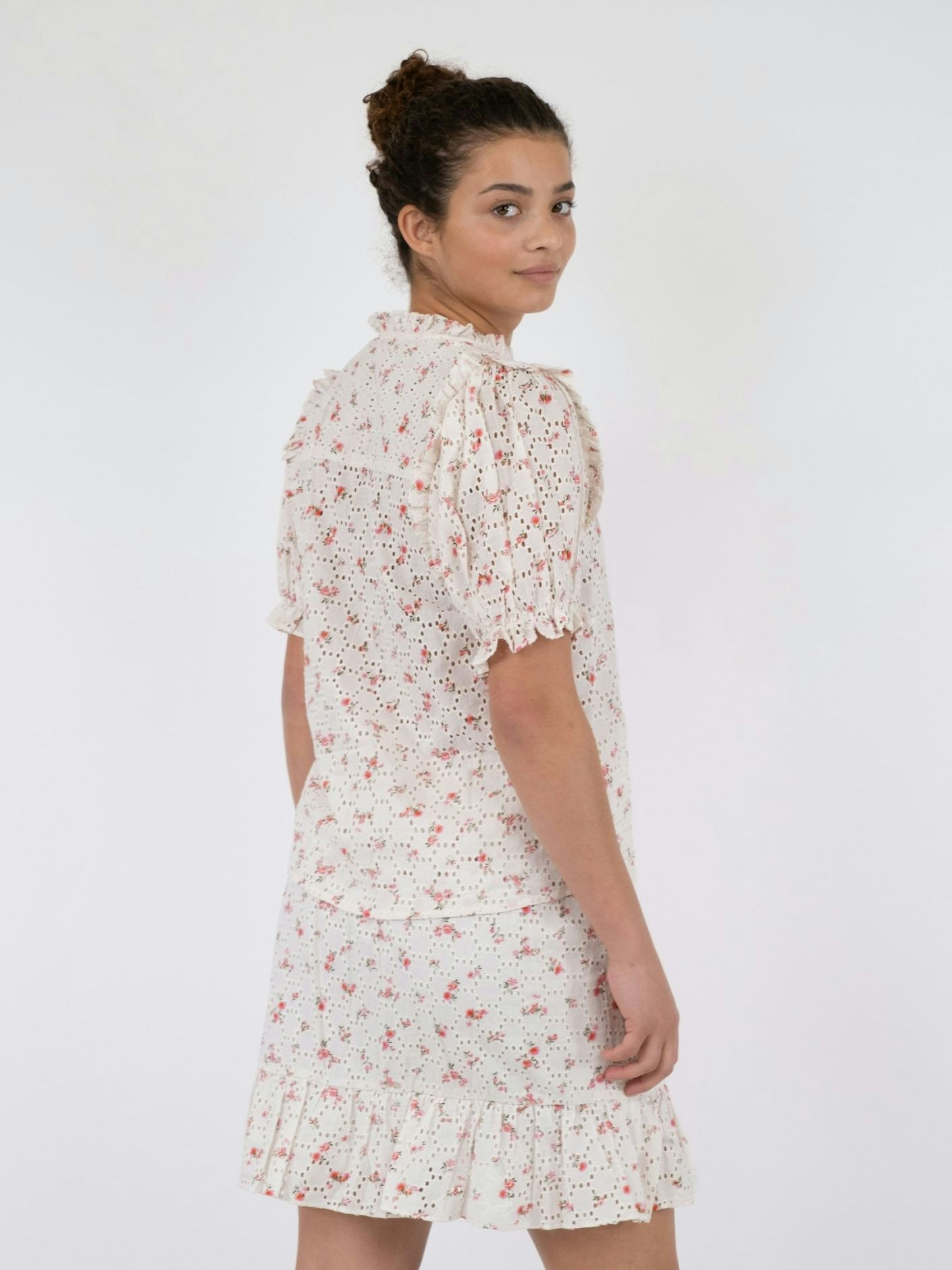 Neo Noir - Rosalie Embroidery Rose Blouse (Pink)