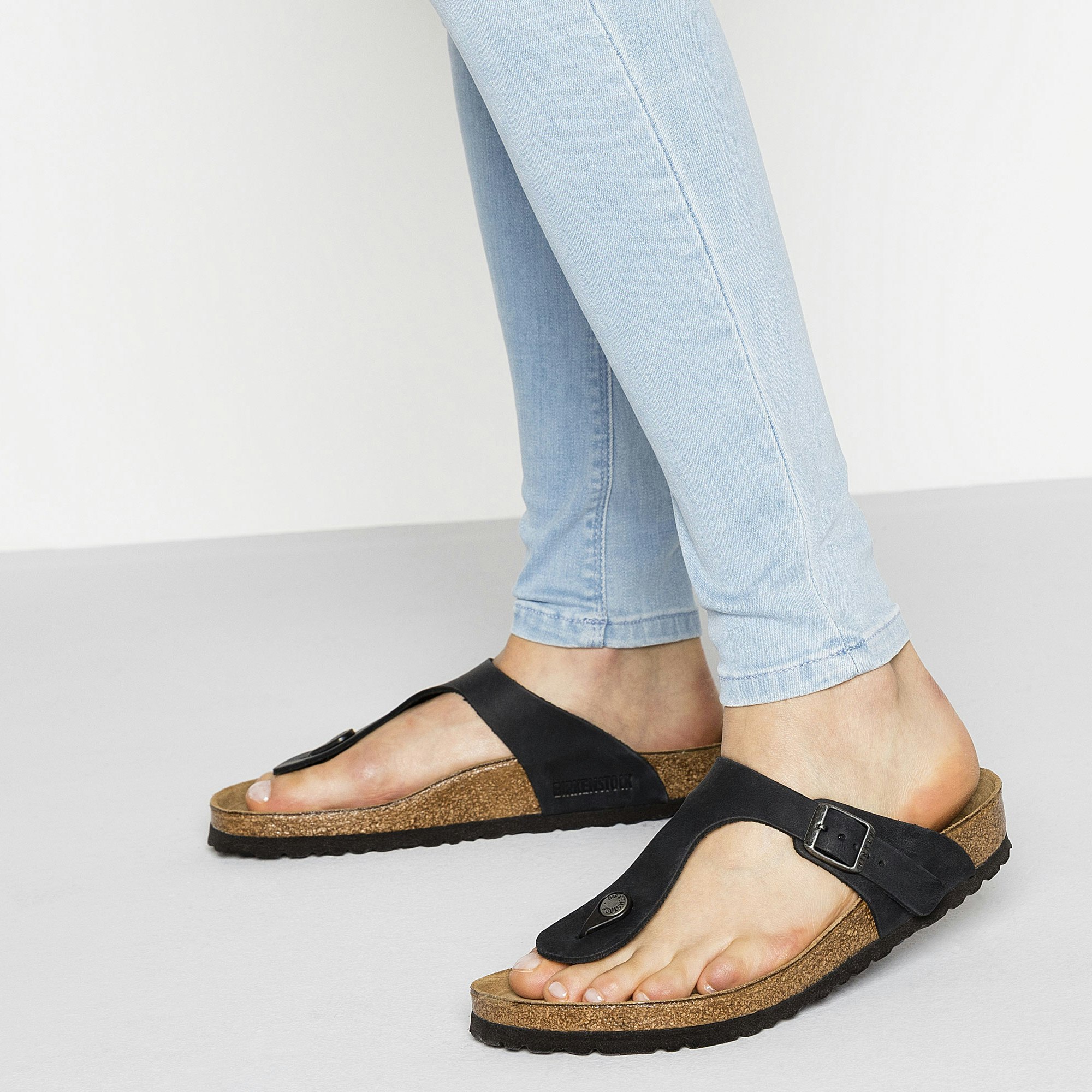Birkenstock - GIZEH OILED LEATHER (Black)