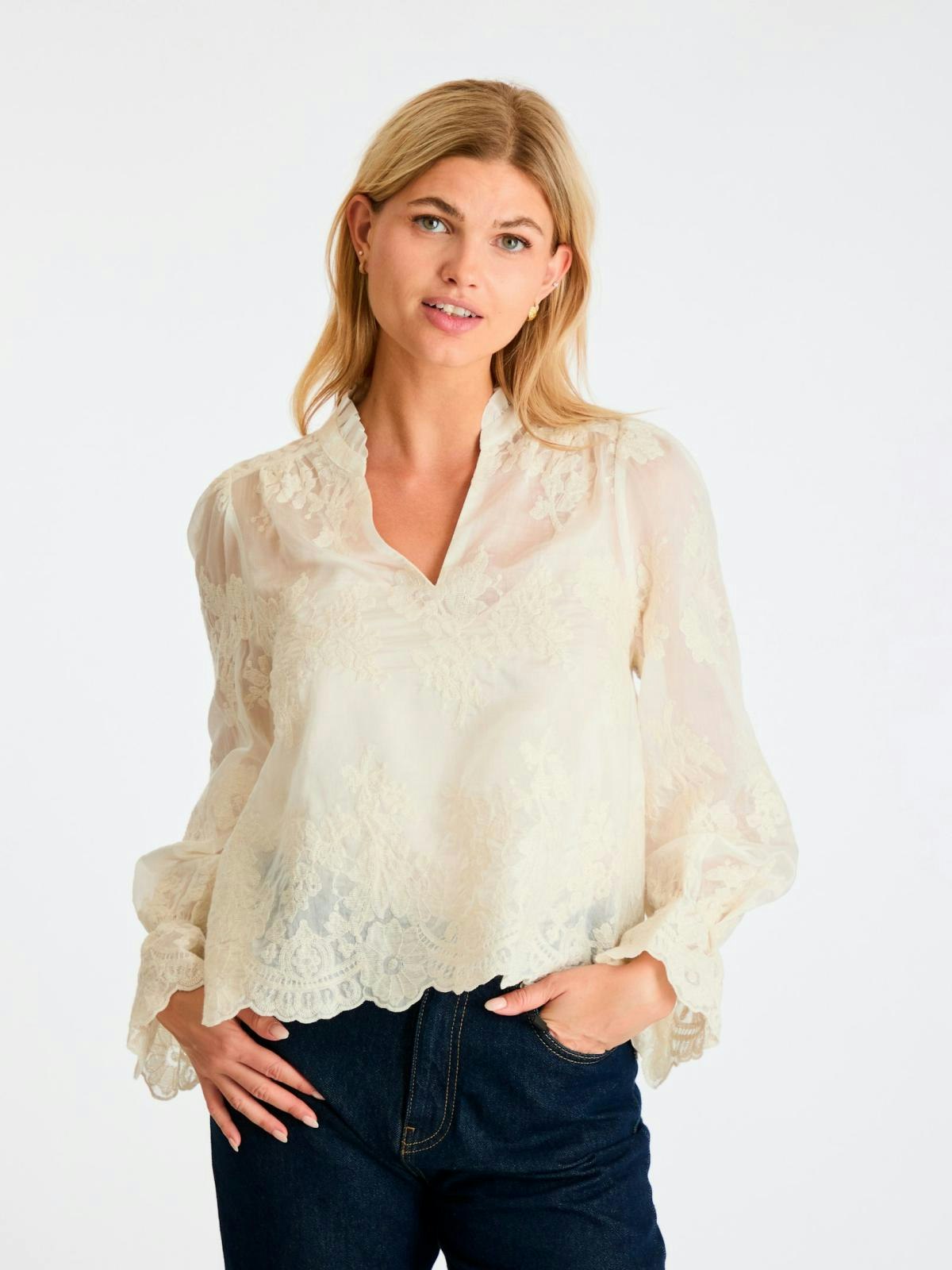 Neo Noir - Amara Big Embroidery Blouse (Off White)