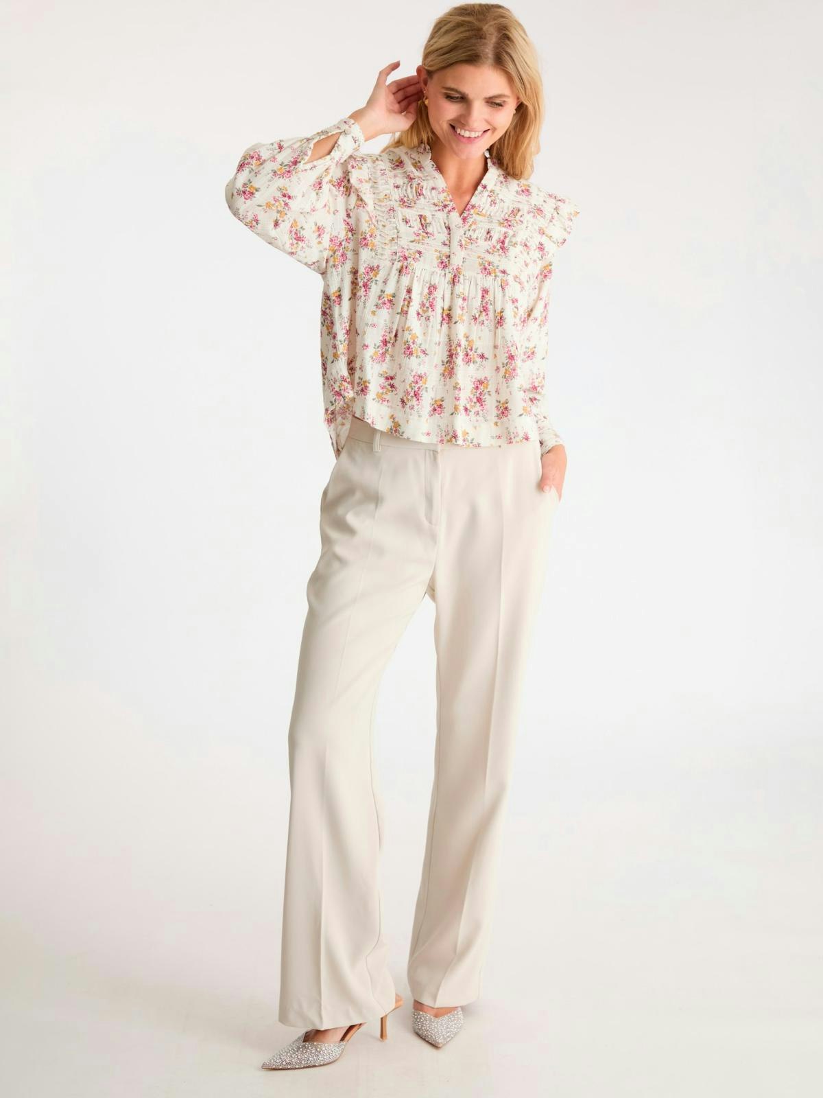 Neo Noir - Alicia Flower Oasis Blouse (Off White)