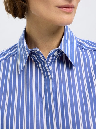 Selected Femme - SLFFIA 2/4 CROPPED STRIPED SHIRT (Blue)