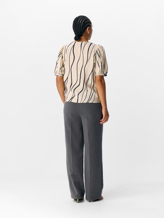 Object - OBJJACIRA S/S V-NECK TOP (Sandshell)