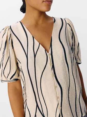 Object - OBJJACIRA S/S V-NECK TOP (Sandshell)