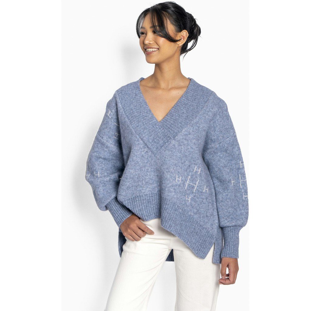 Hést - FAM V-neck Sweater (Faded Blue)