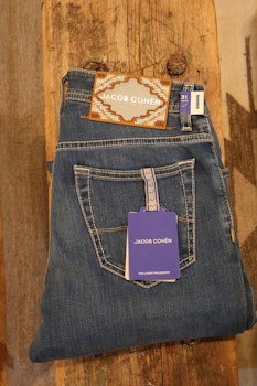 Jacob Cohën - Bard slimfit - Light blue with handbroidered back-patch