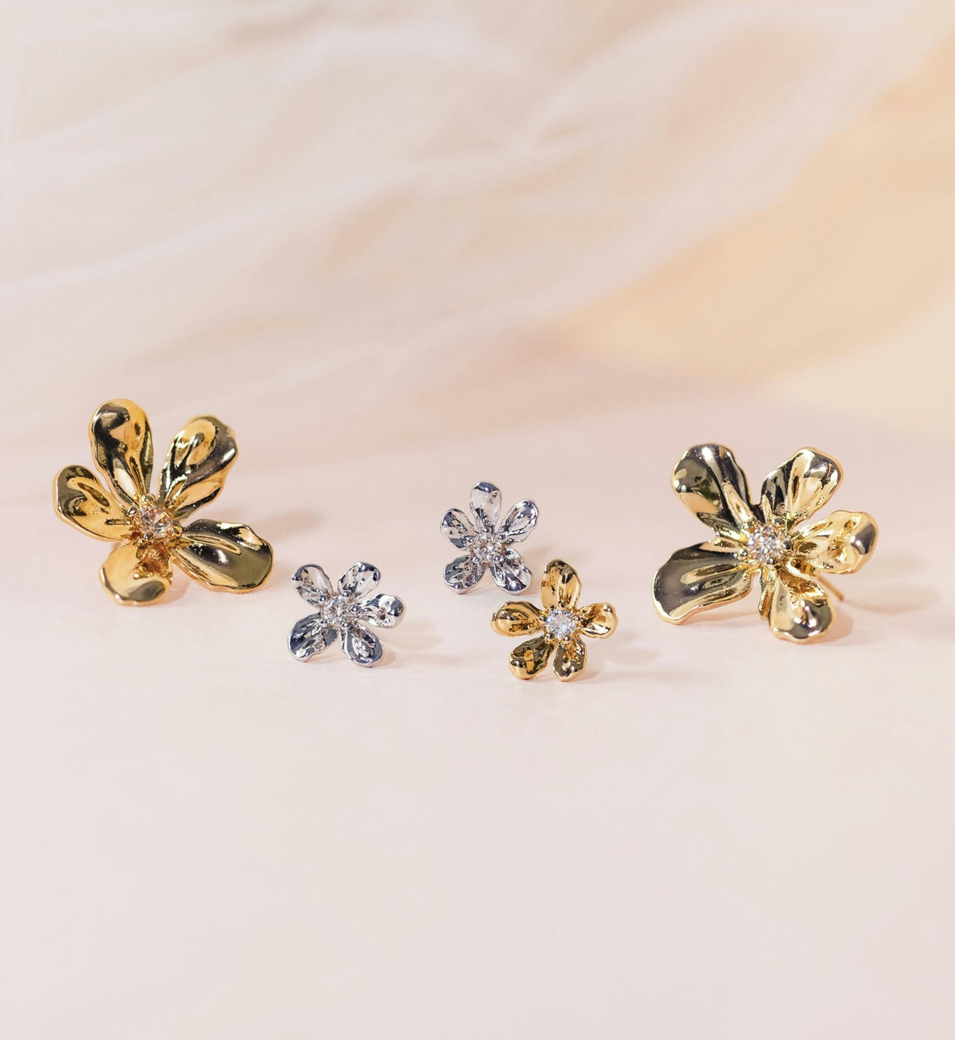 Lily and Rose -  PETITE EPONINE STUD EARRINGS – GOLD