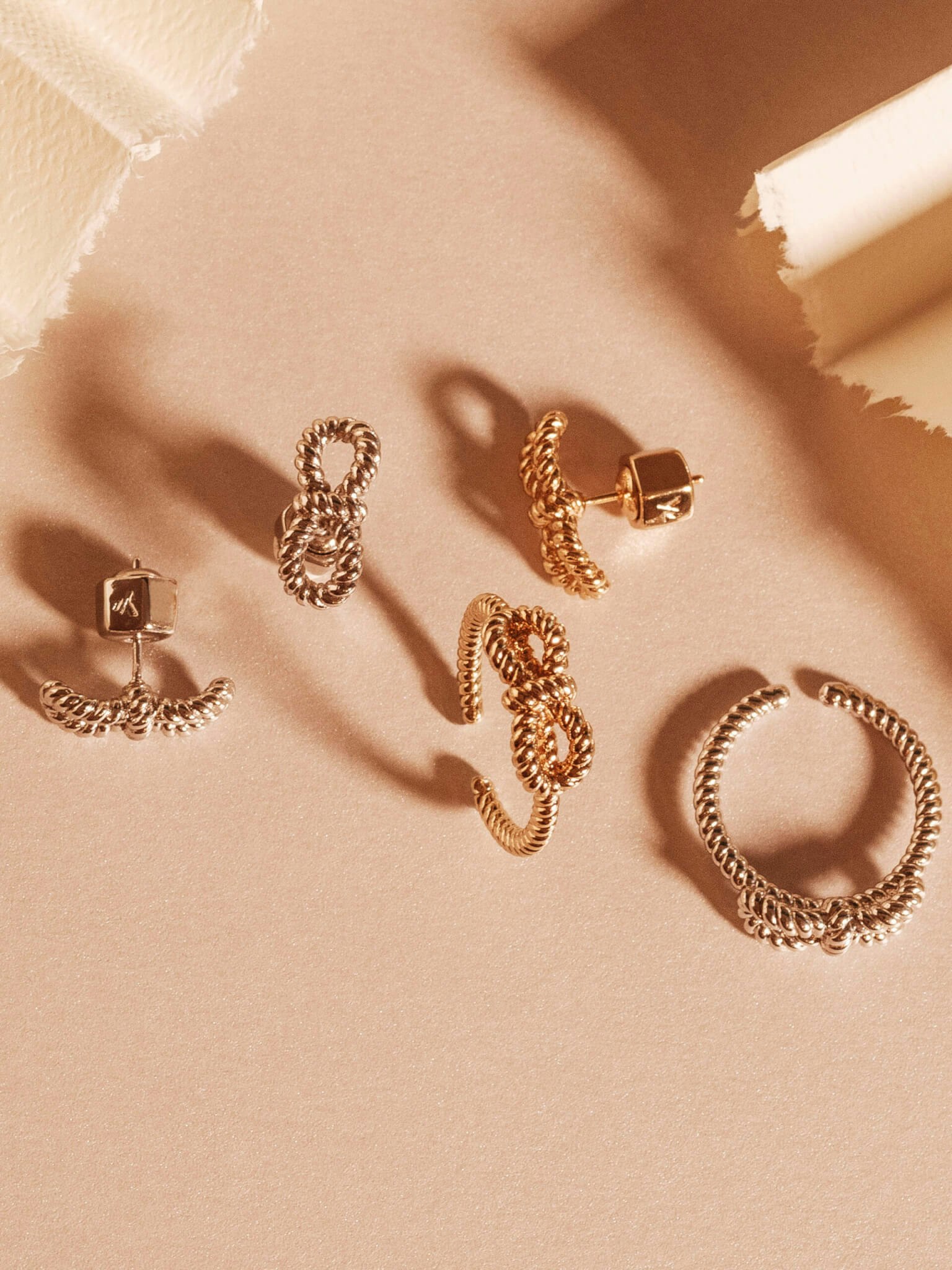 Ylva Li - YVES STUD EARRINGS – GOLD