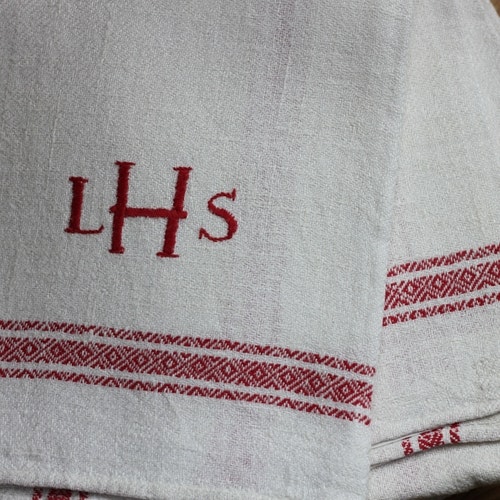 Handduk - Linne Monogram LHS Röd