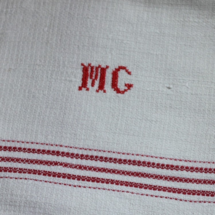 Handduk - Linne Monogram MG Röd