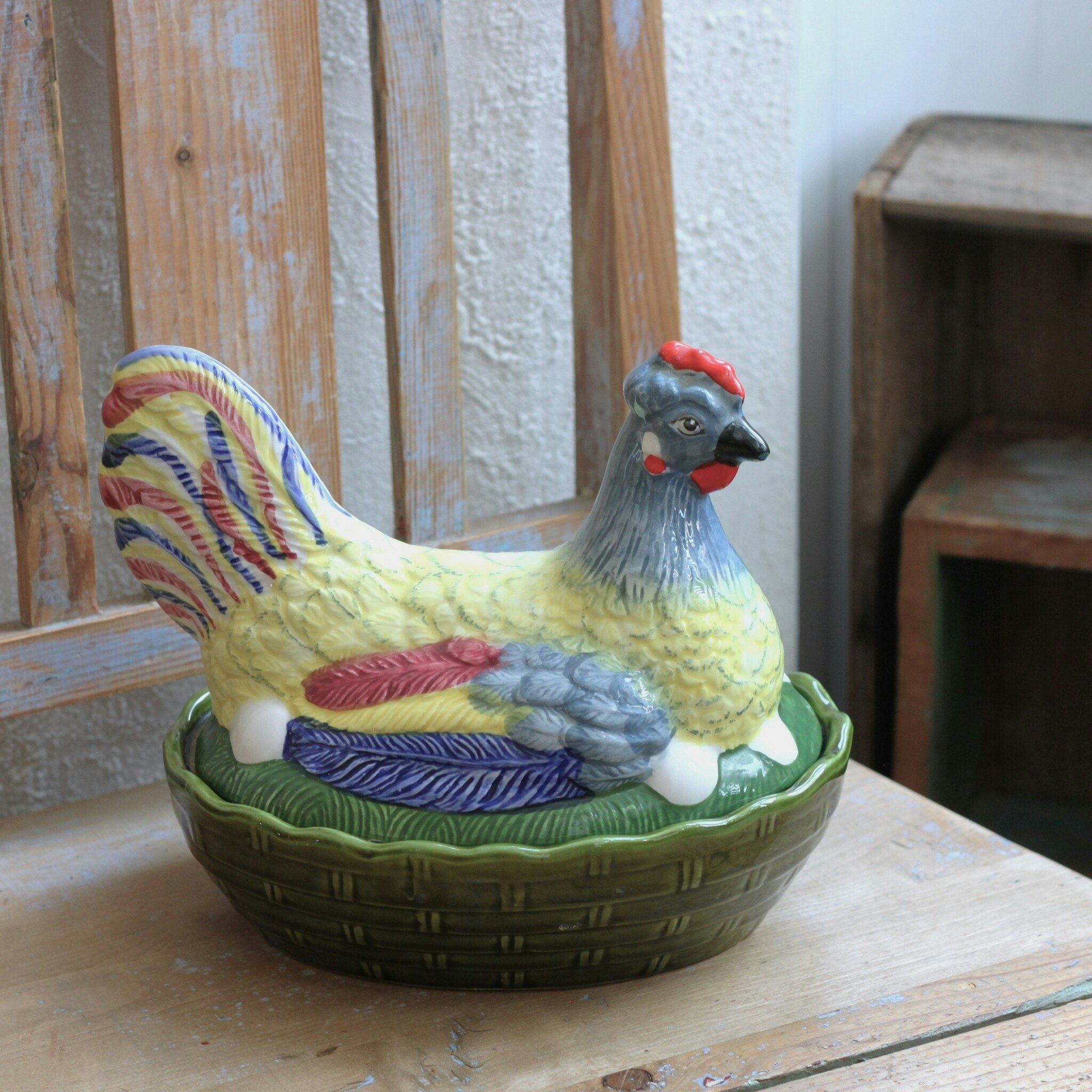 Ägg-gömma - Färgglad Höna