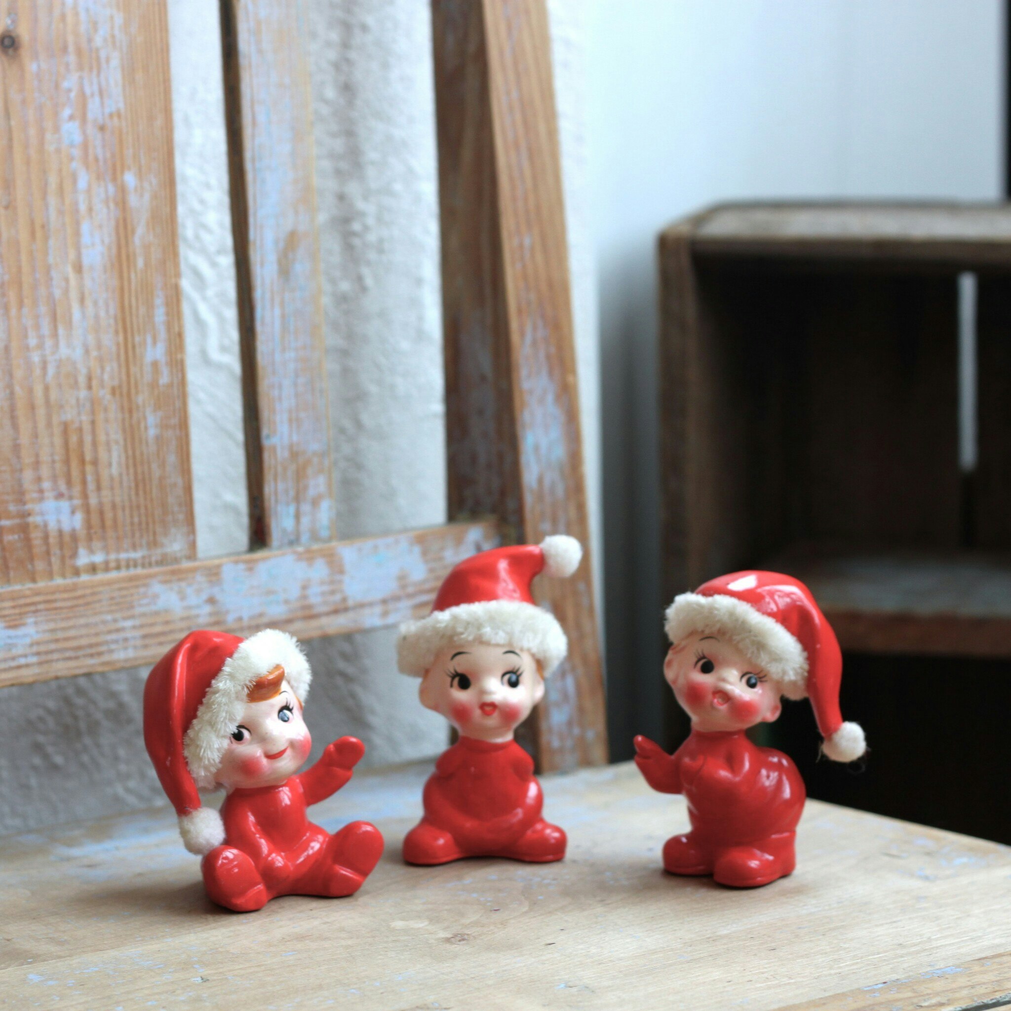 Tomte - hukande nisse med lurvig luva