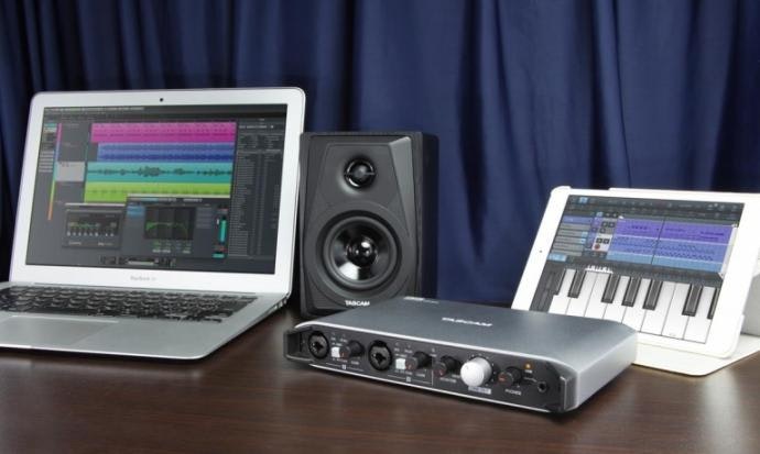 TASCAM IXR USB AUDIO OCH MIDI INTERFACE 2 IN  2 OUT