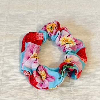Scrunchie jordgubbe