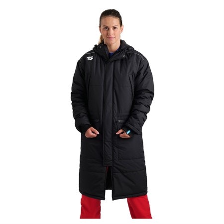 Parkas är varm och skön att ha efter ett simpass eller på simtävling.