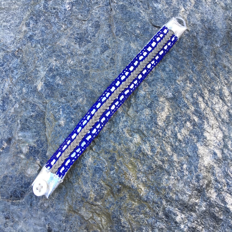 Armband blå spets