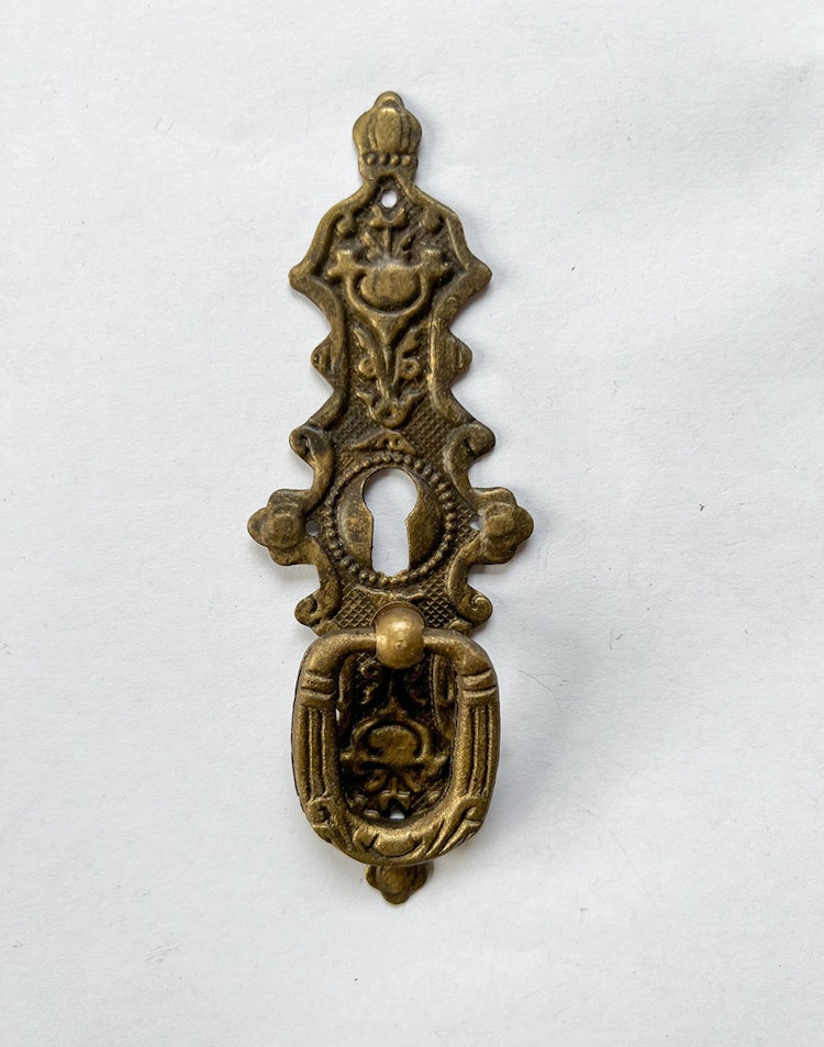 Möbelkläpp i bronsoxid med nyckelhål
