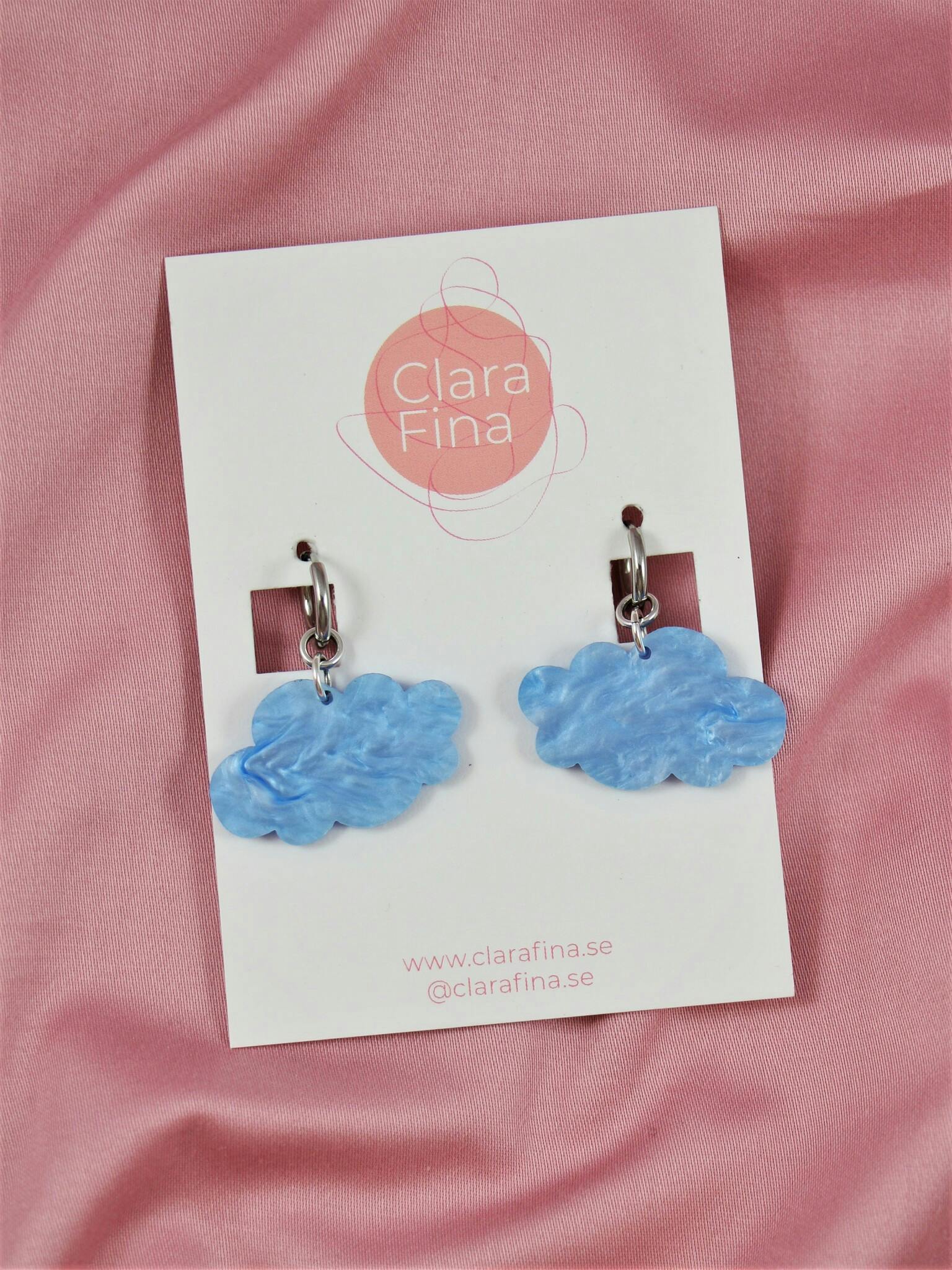 Små blå moln på ring - Clara Fina
