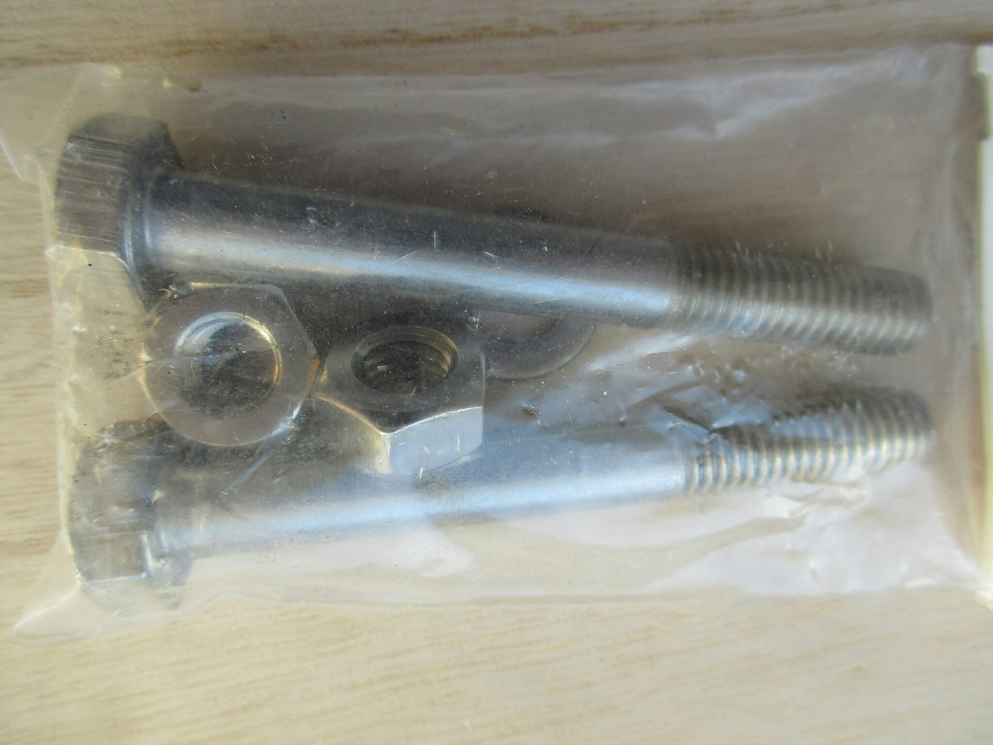 Bårebo Bult M6S Rostfri M10x80 mm. 2 st.