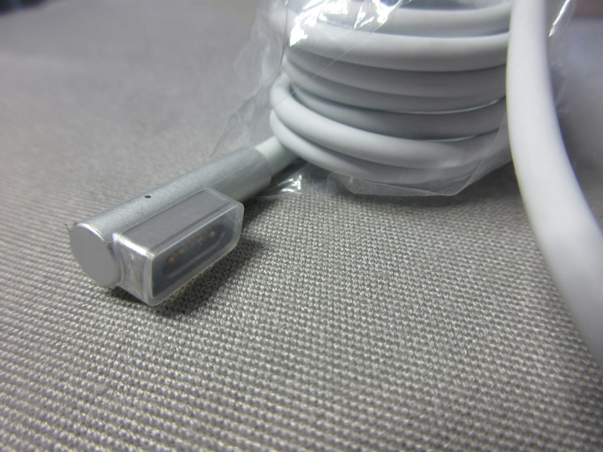 Blueparts Laptop AC Adapter 14.5V 3.1A 45W