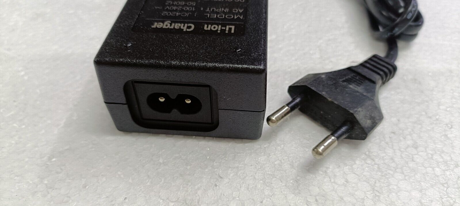 Li-Ion Charger Model JC4202 Elcykel Litiumladdare